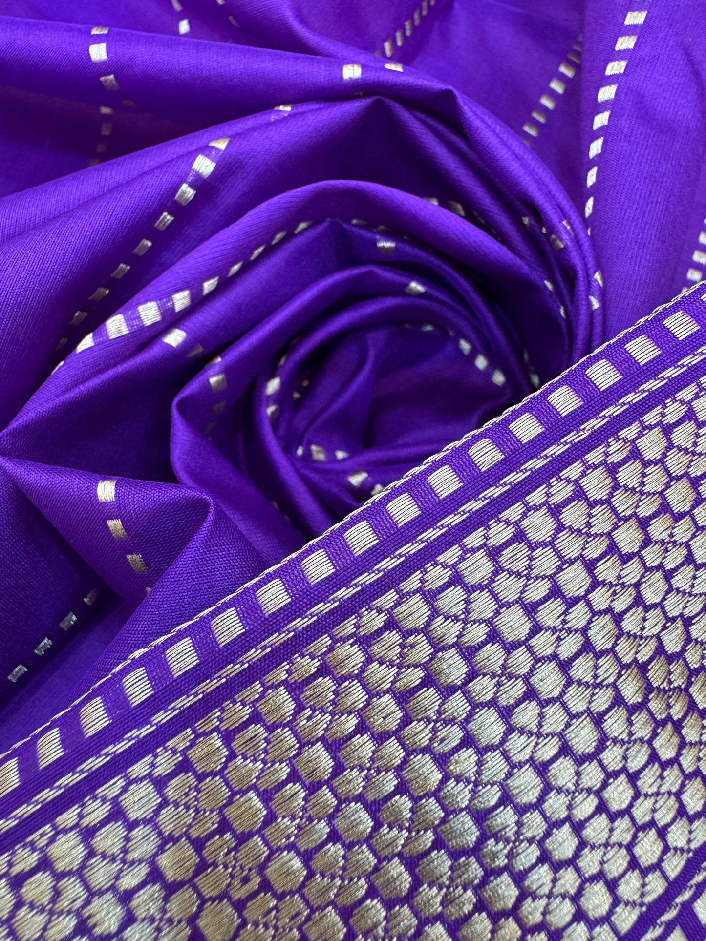Pure Banarasi Katan Tissue Silk Kadiyal Border Saree