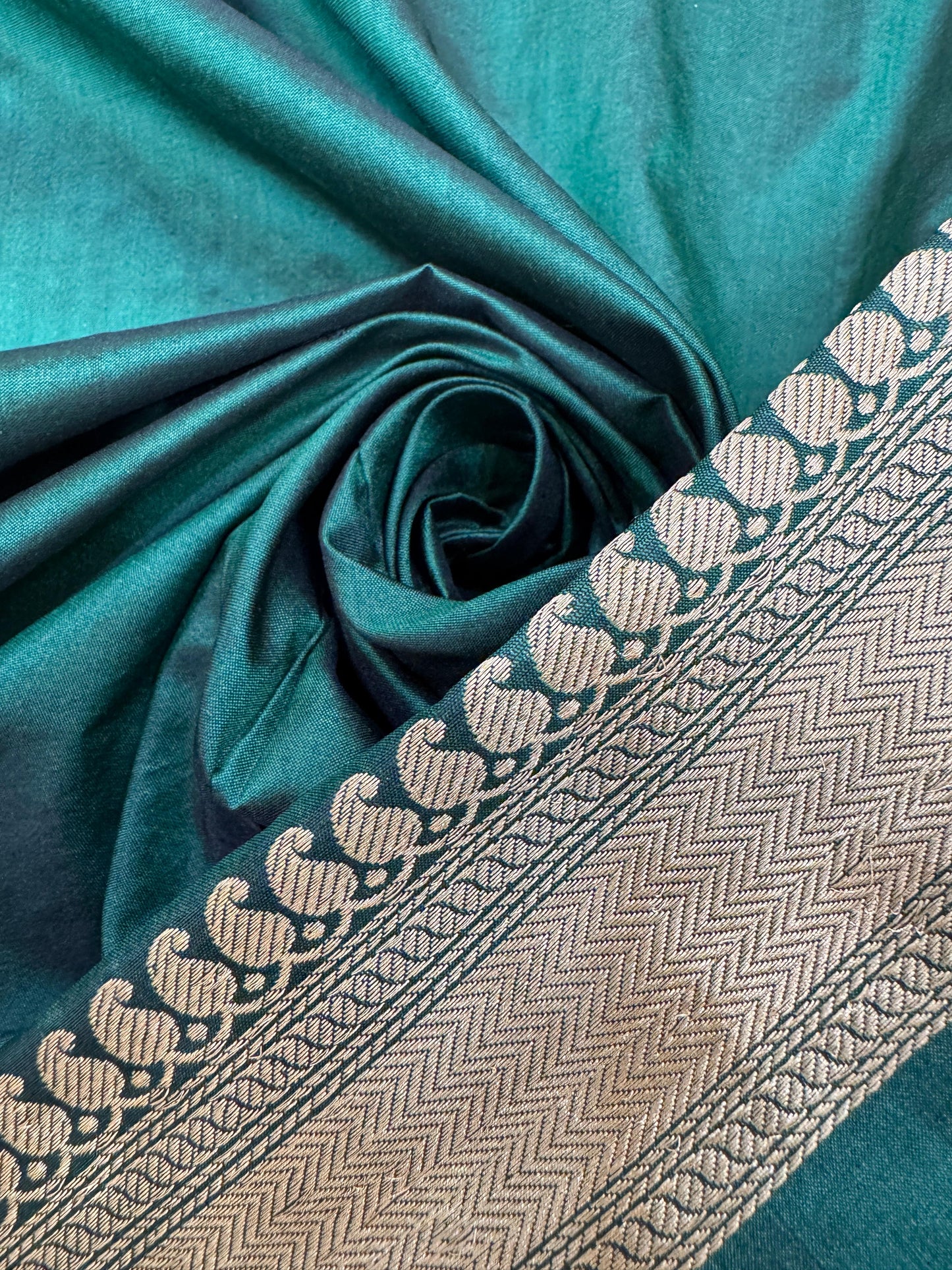 Pure Banarasi Katan Silk Jaal Saree