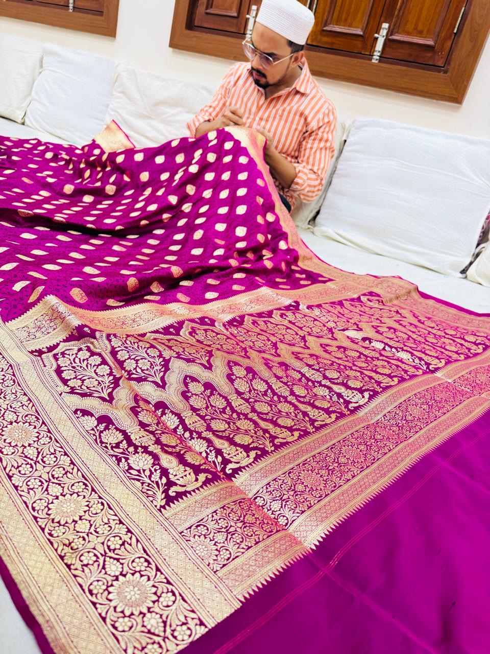 Pure Banarasi Satin Tanchoi Buti Saree