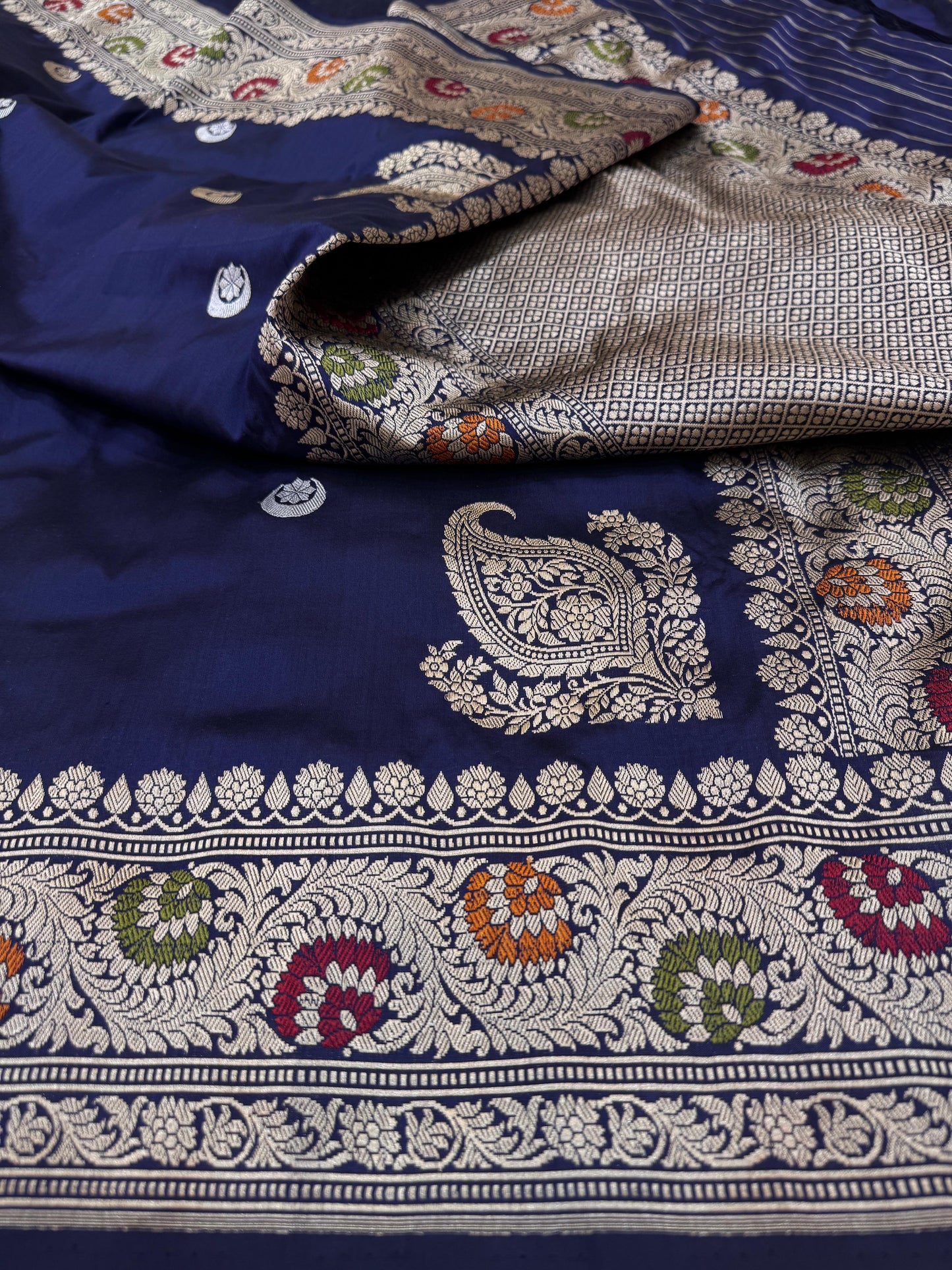 Pure Banarasi Katan Silk kadhwa Buta Saree