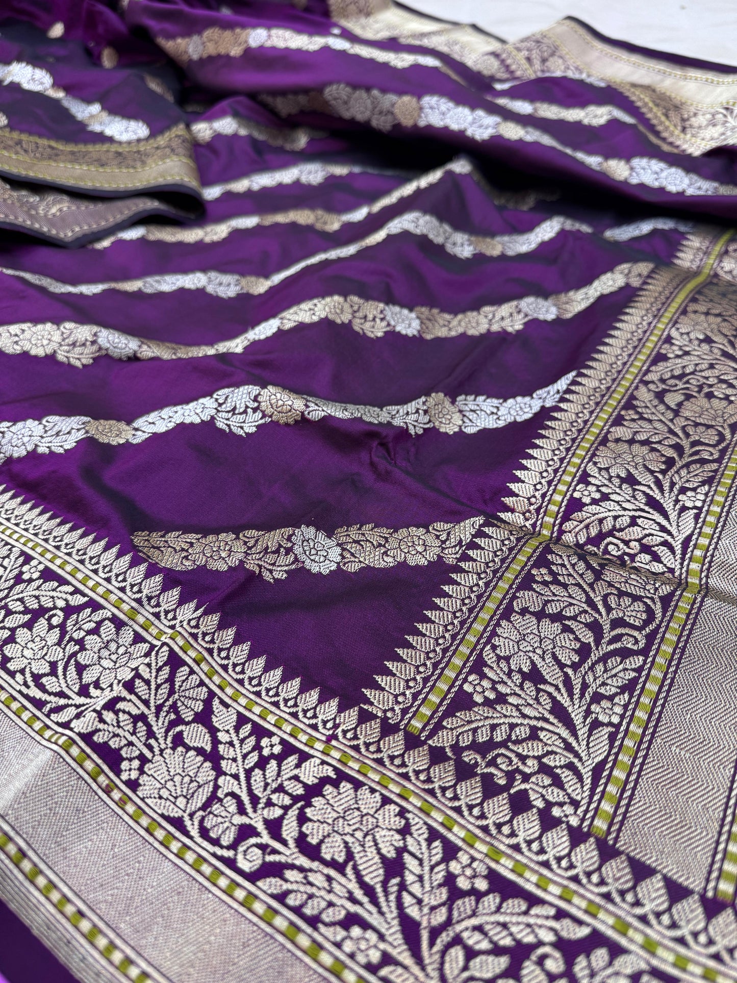 Pure Banarasi Katan Silk Sona Rupa cross buta saree