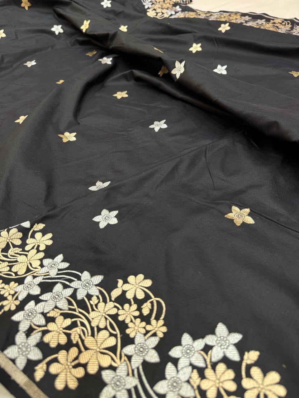 Pure Banarasi Katan Silk Sona Rupa Buti Saree