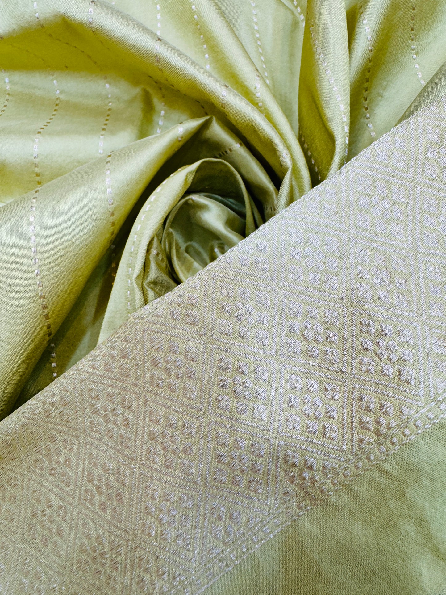 Pure Banarasi Katan Silk Buti Saree