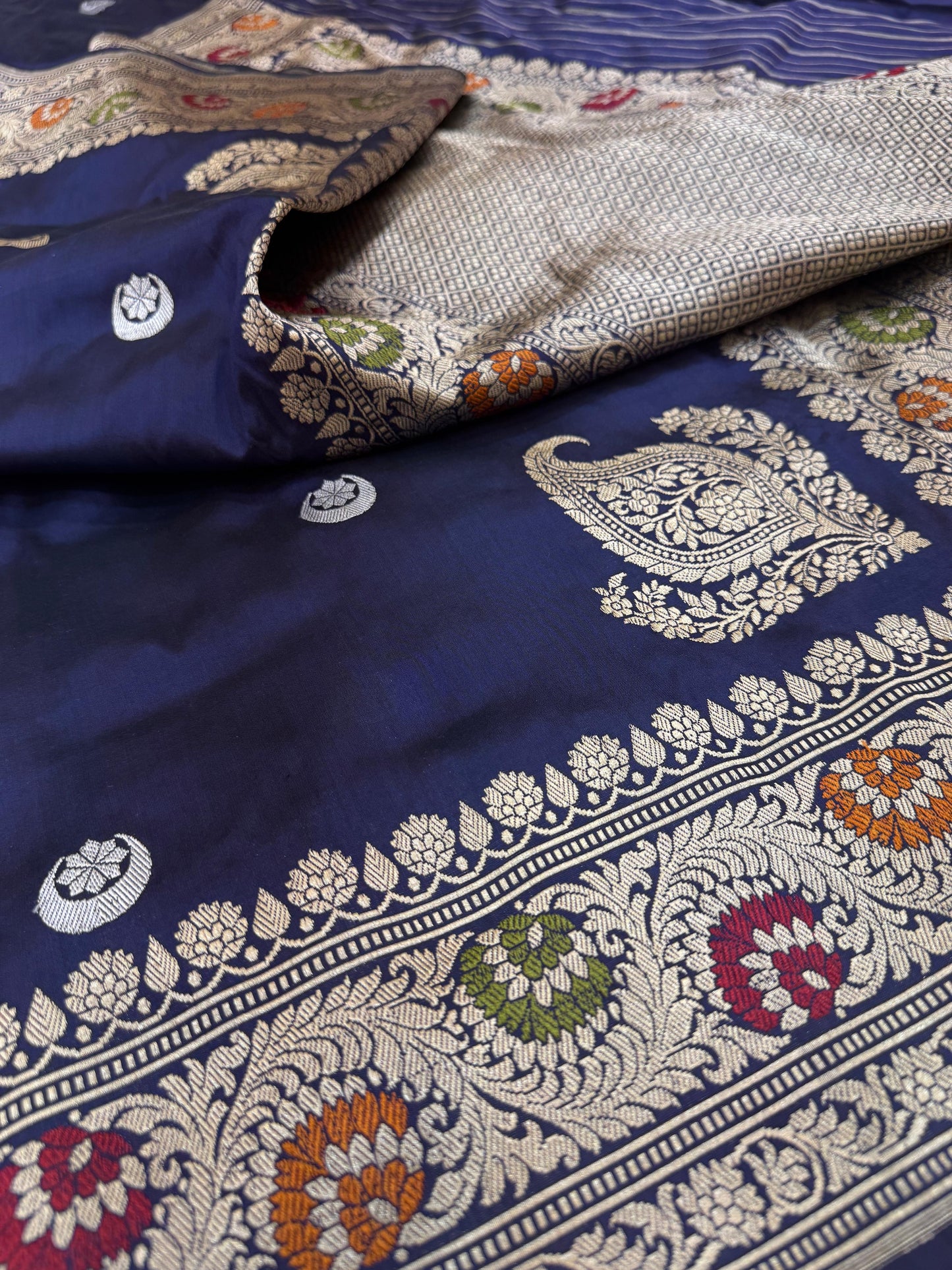 Pure Banarasi Katan Silk kadhwa Buta Saree