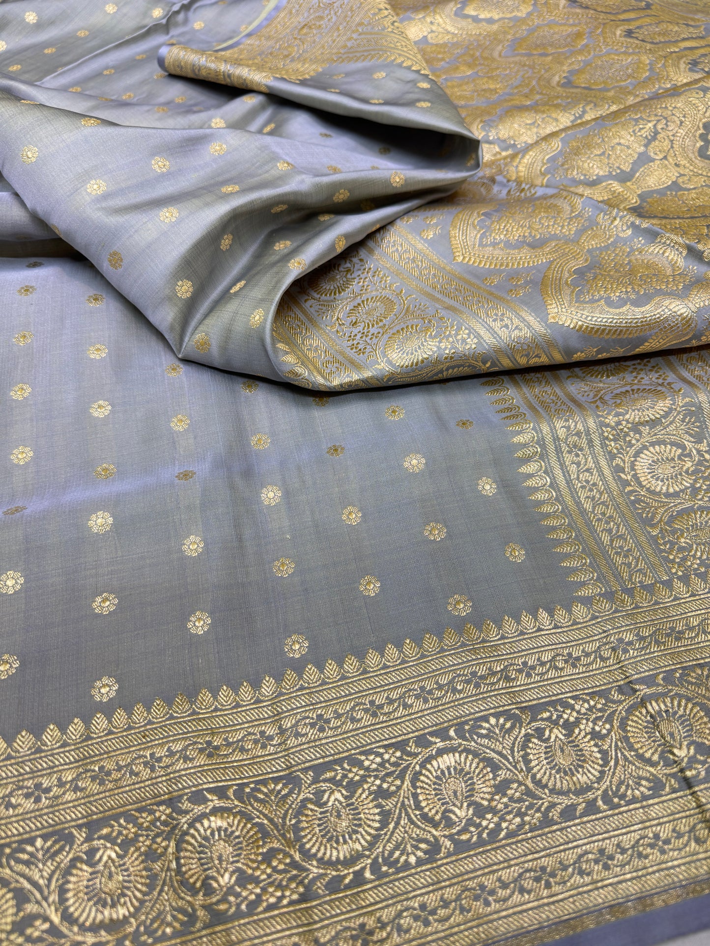 Pure Banarasi Katan Silk Chunri Buti Saree
