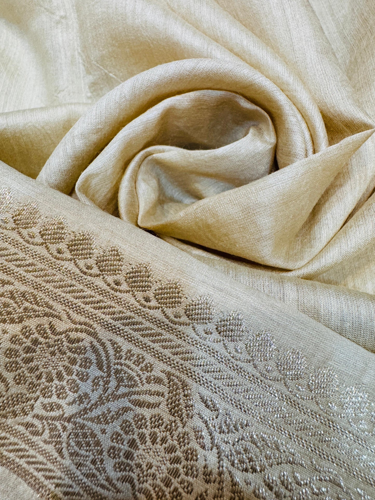 Pure Banarasi Natural Munga Silk Mina Jaal Saree