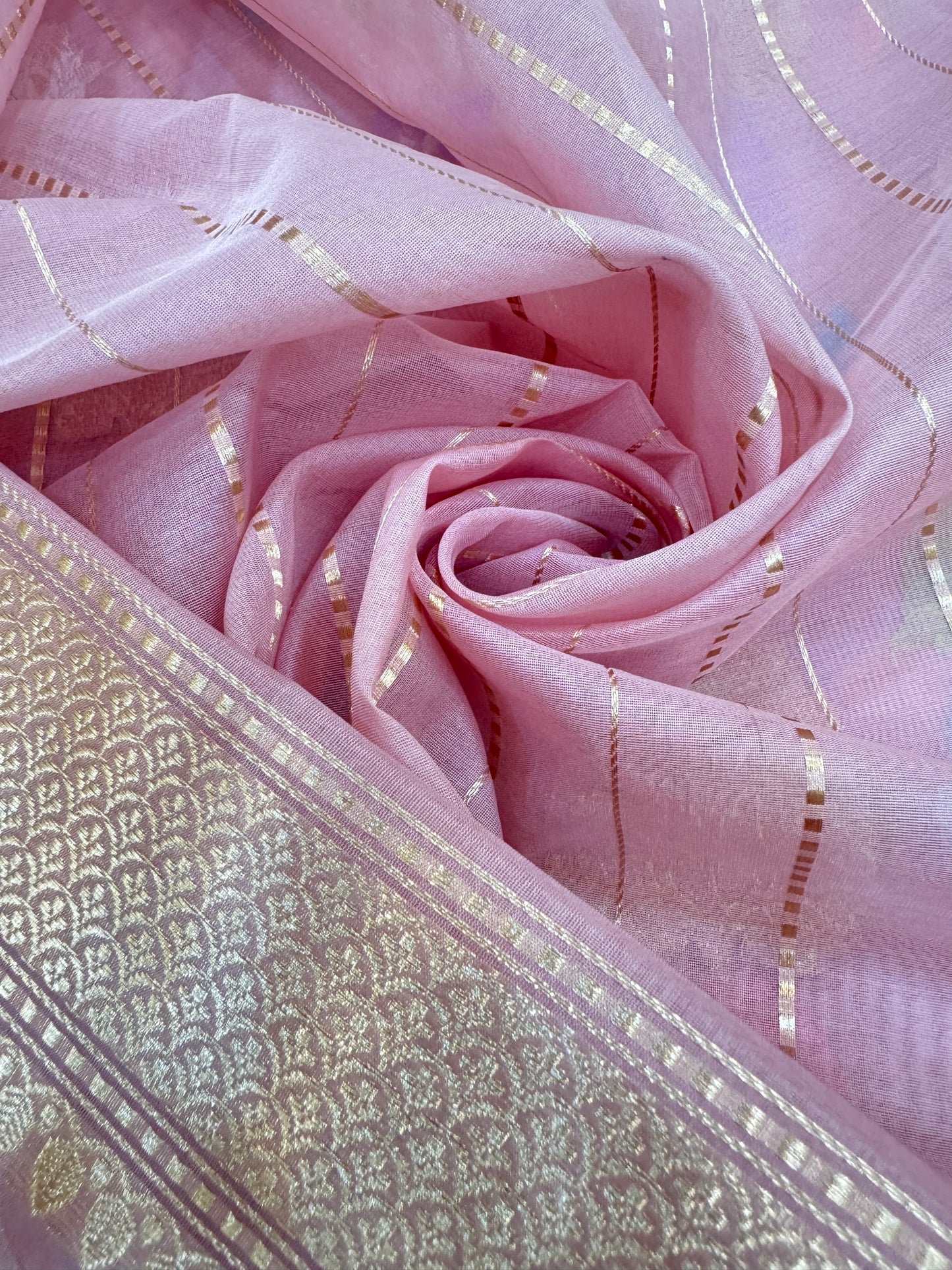 Pure Banarasi Kora Silk Kadhwa Buta Saree