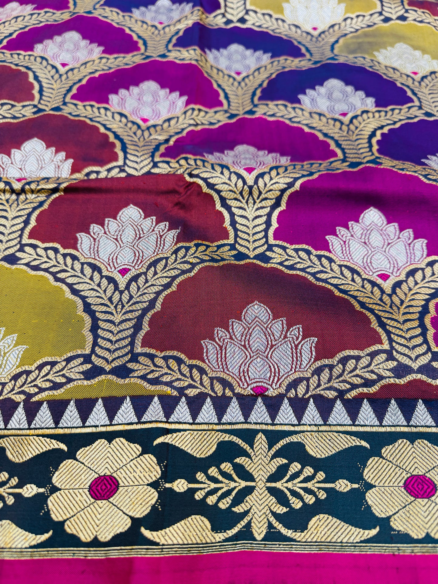 Pure Banarasi Katan Silk Kadhwa Rangkaat Saree