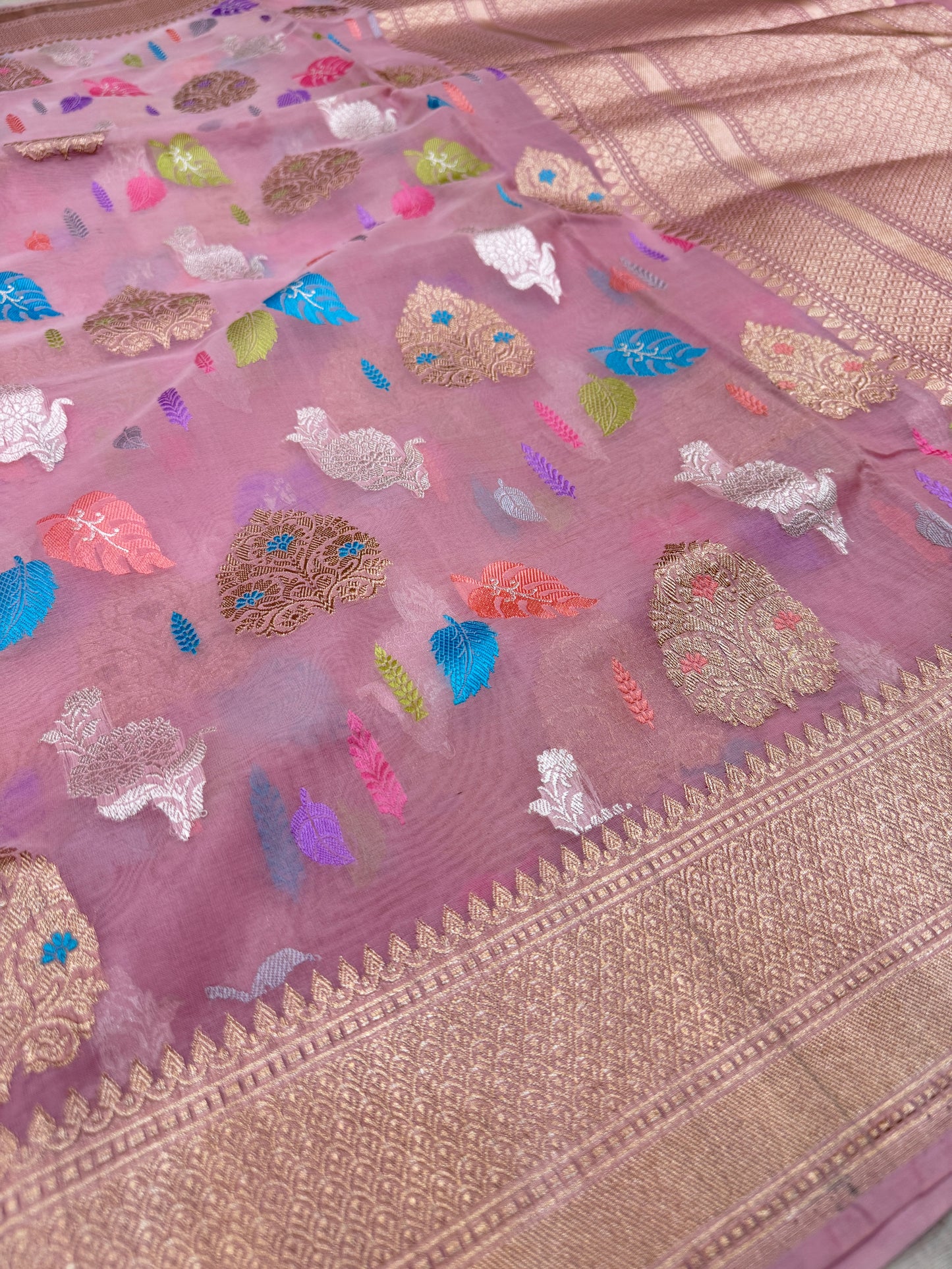 Pure Banarasi Kora Silk Kadhwa Buta Saree