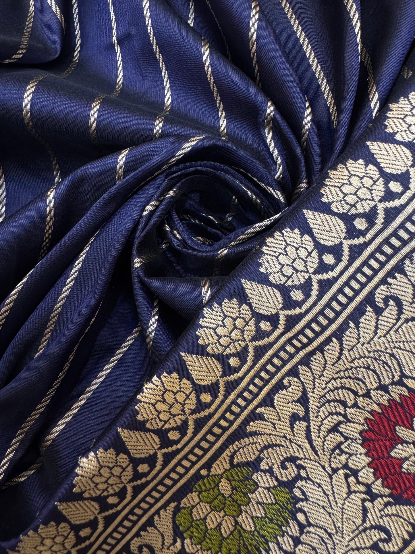 Pure Banarasi Katan Silk kadhwa Buta Saree