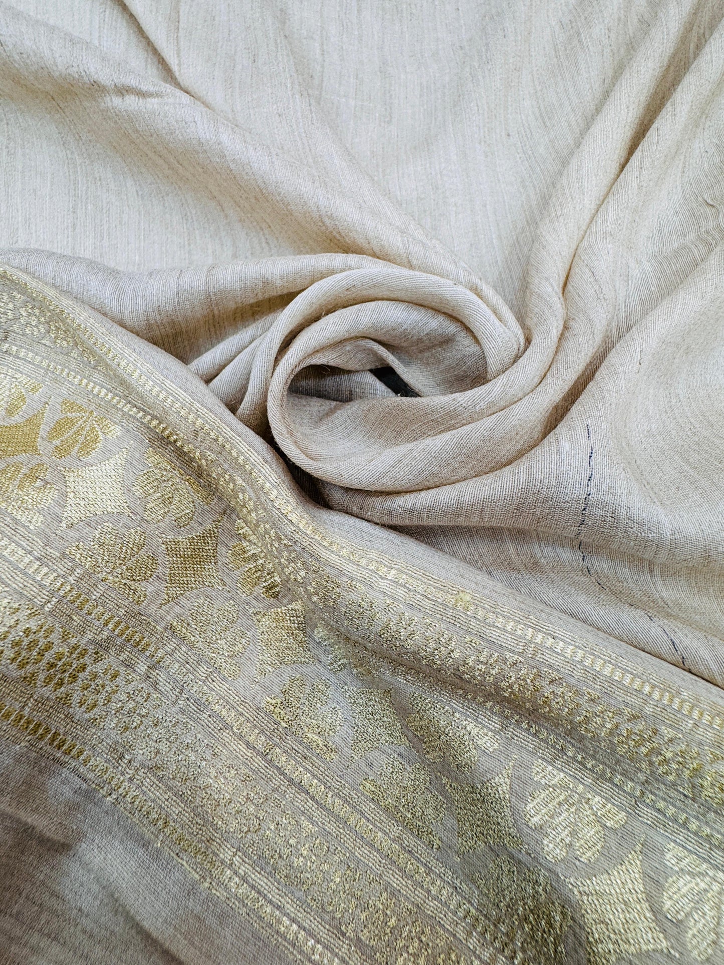 Pure Banarasi Munga Silk Jaal Saree