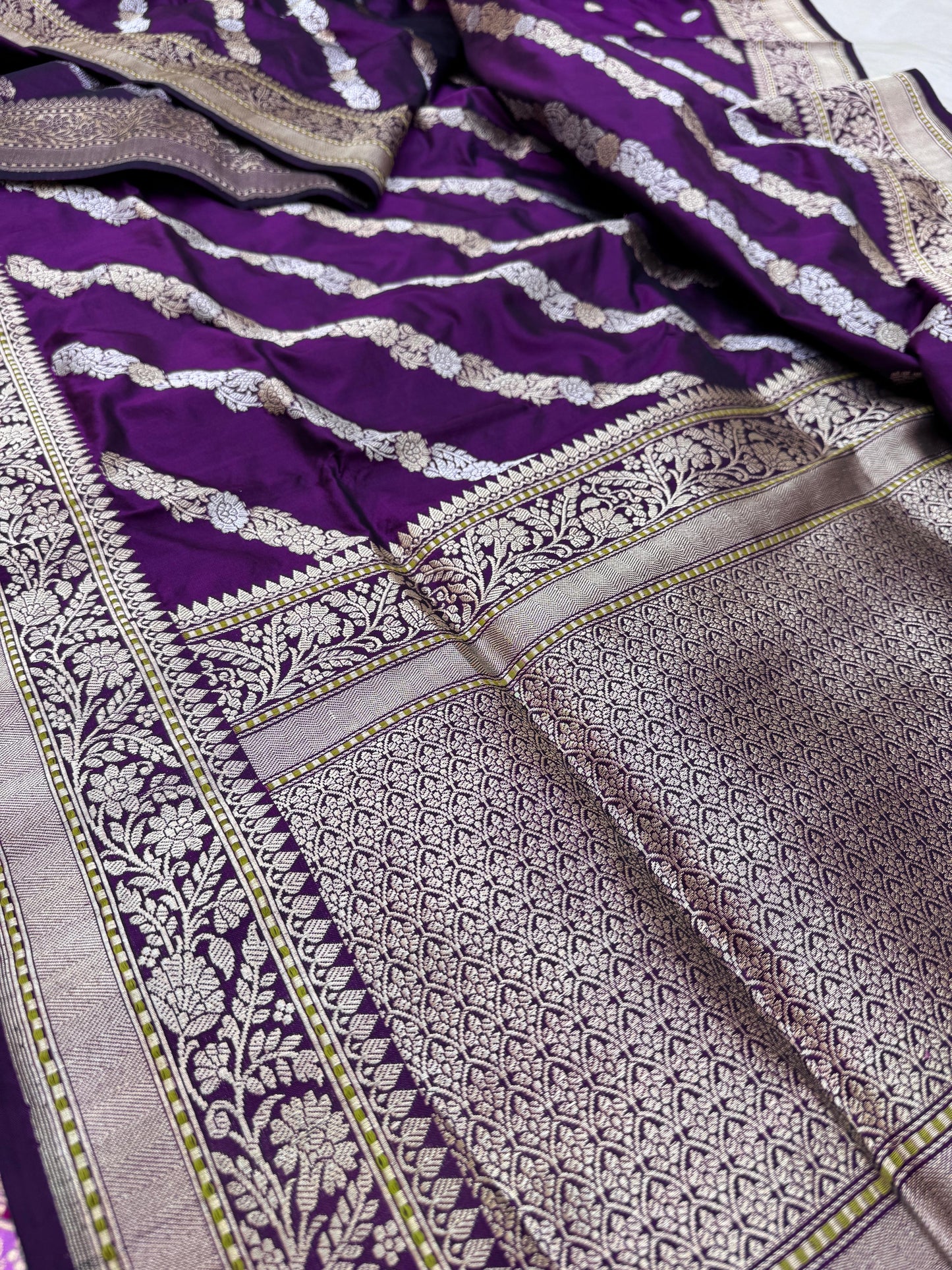 Pure Banarasi Katan Silk Sona Rupa cross buta saree