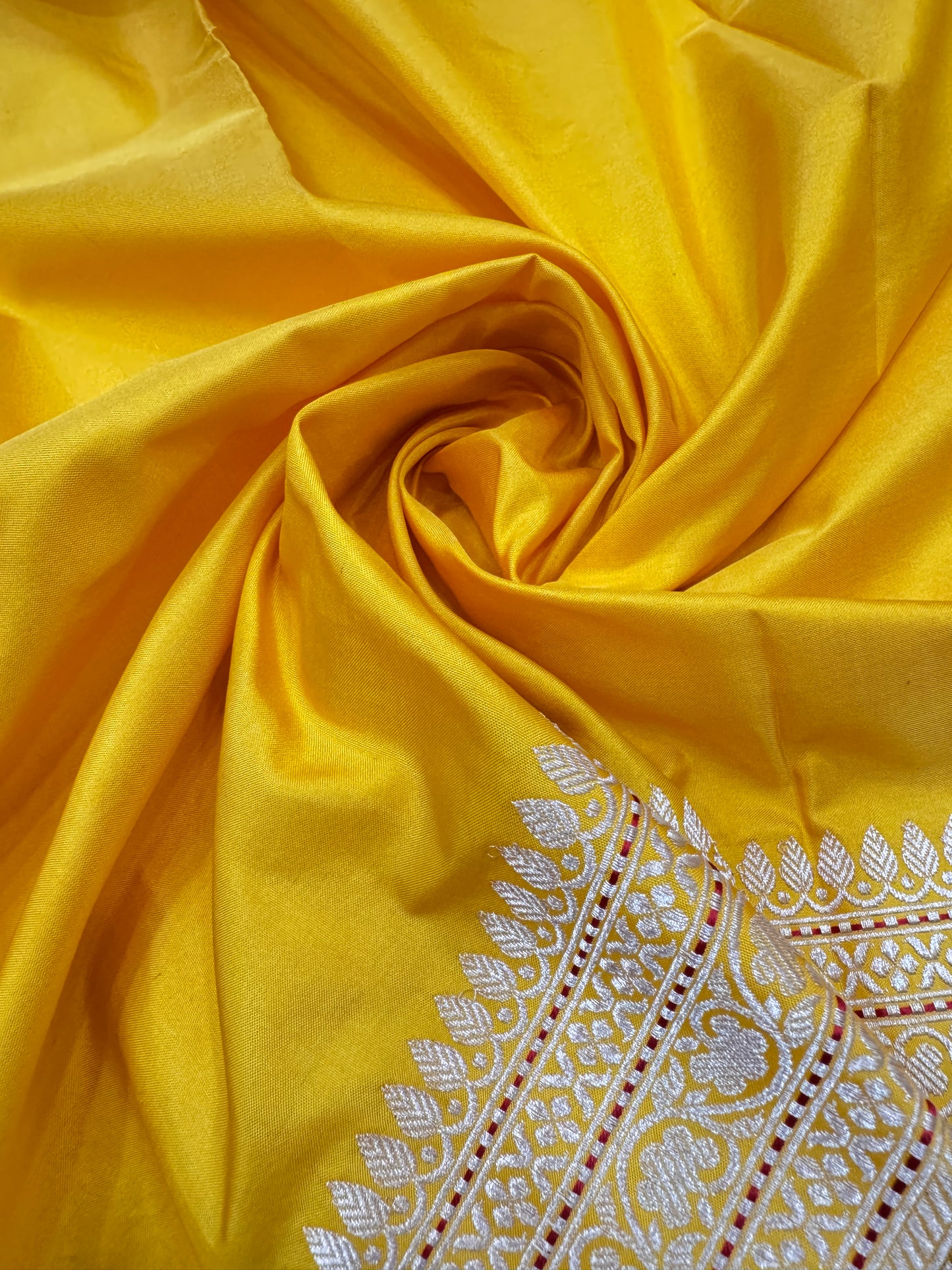 Pure Banarasi Katan Silk Kadhwa Buti Saree