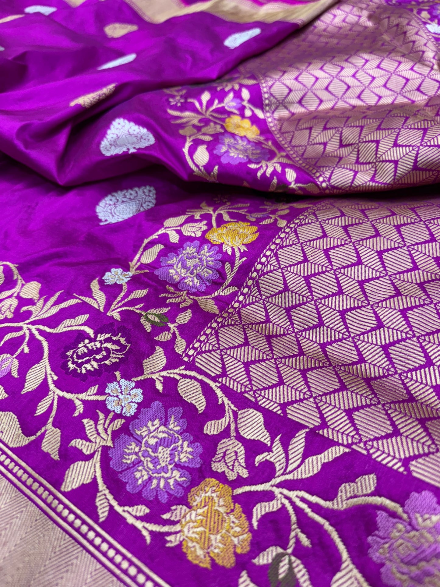 Pure Banarasi Katan Silk Kadhwa Buti Skirt Border Saree