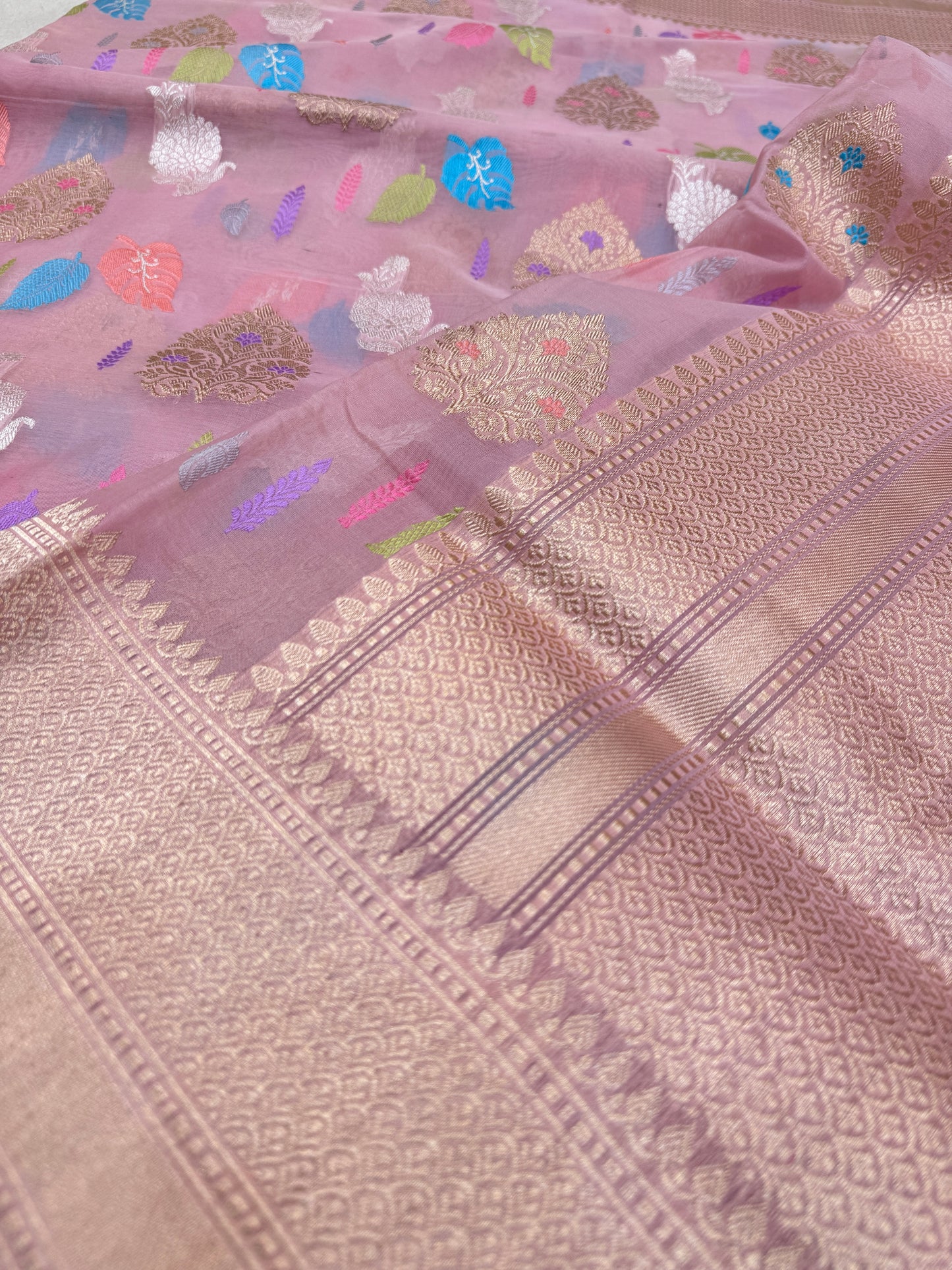 Pure Banarasi Kora Silk Kadhwa Buta Saree