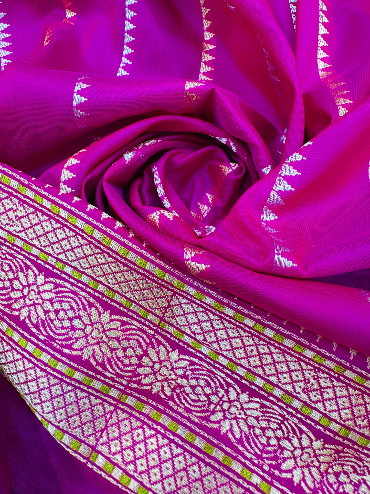 Pure Banarasi Katan Silk Mina Buti Skirt Border Saree