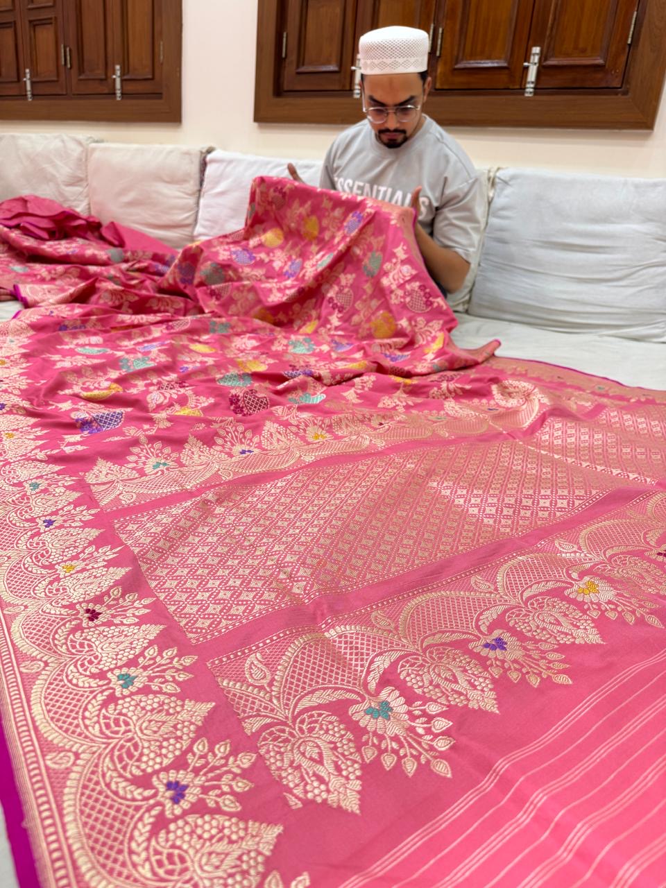 Pure Banarasi Katan Silk Mina Jaal Saree