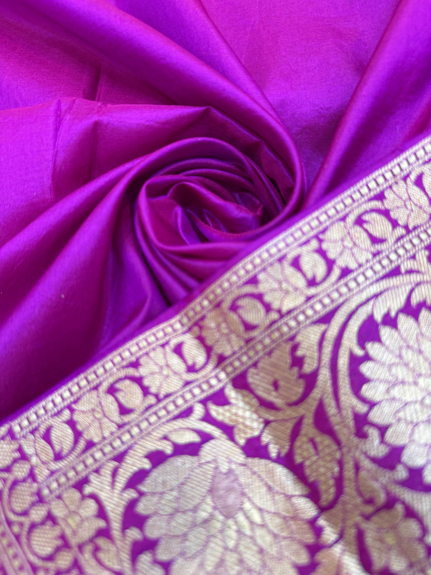 Pure Banarasi Katan Silk Jaal Saree