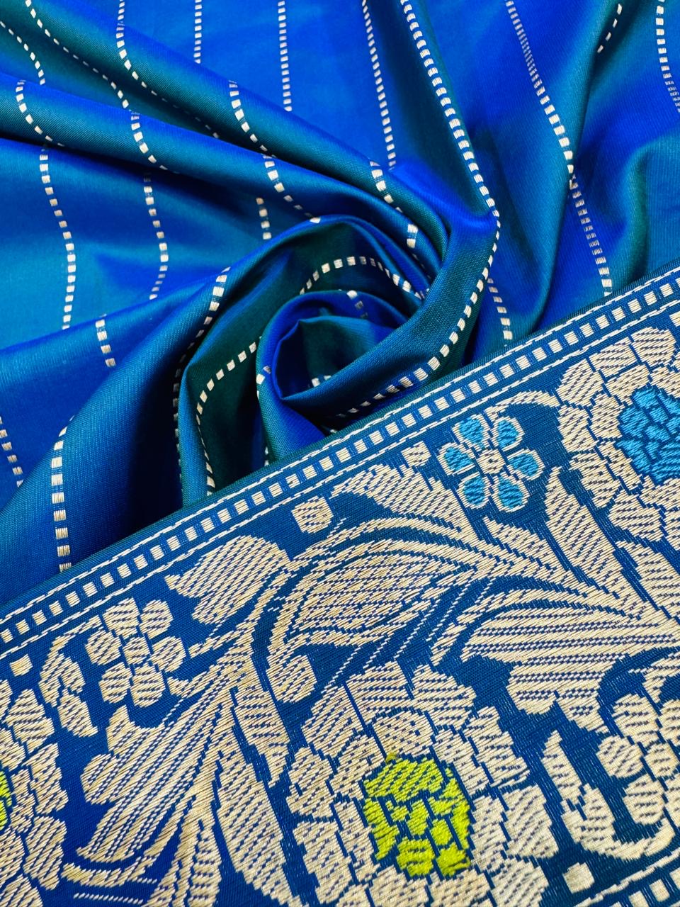 Pure Banarasi Katan Silk Mina Jaal Saree