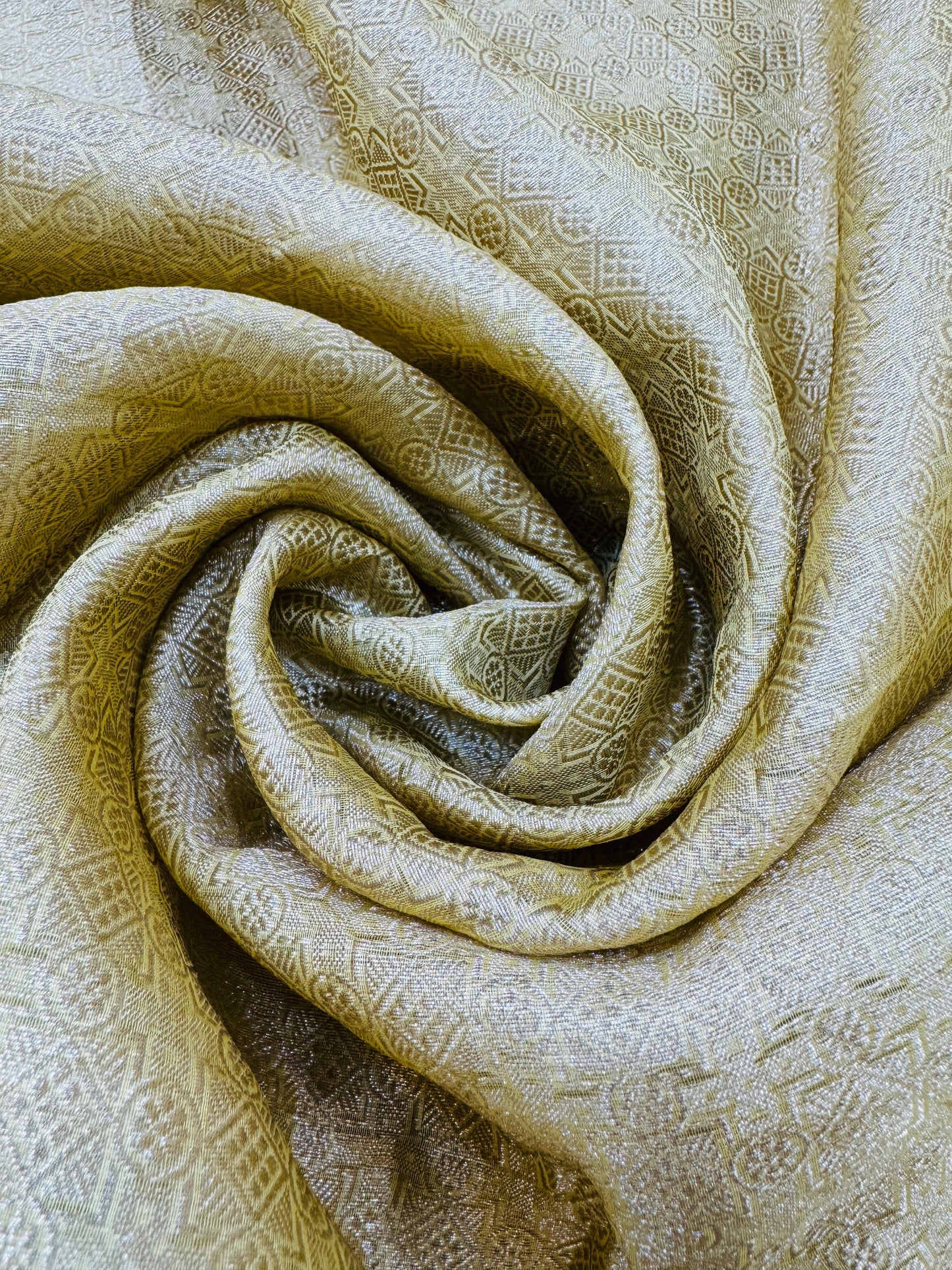 Pure Banarasi Kora Silk Embroidery Handbrush Saree