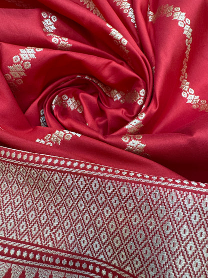 Pure Banarasi Katan Silk Kadhwa Buta Scallop Border Saree