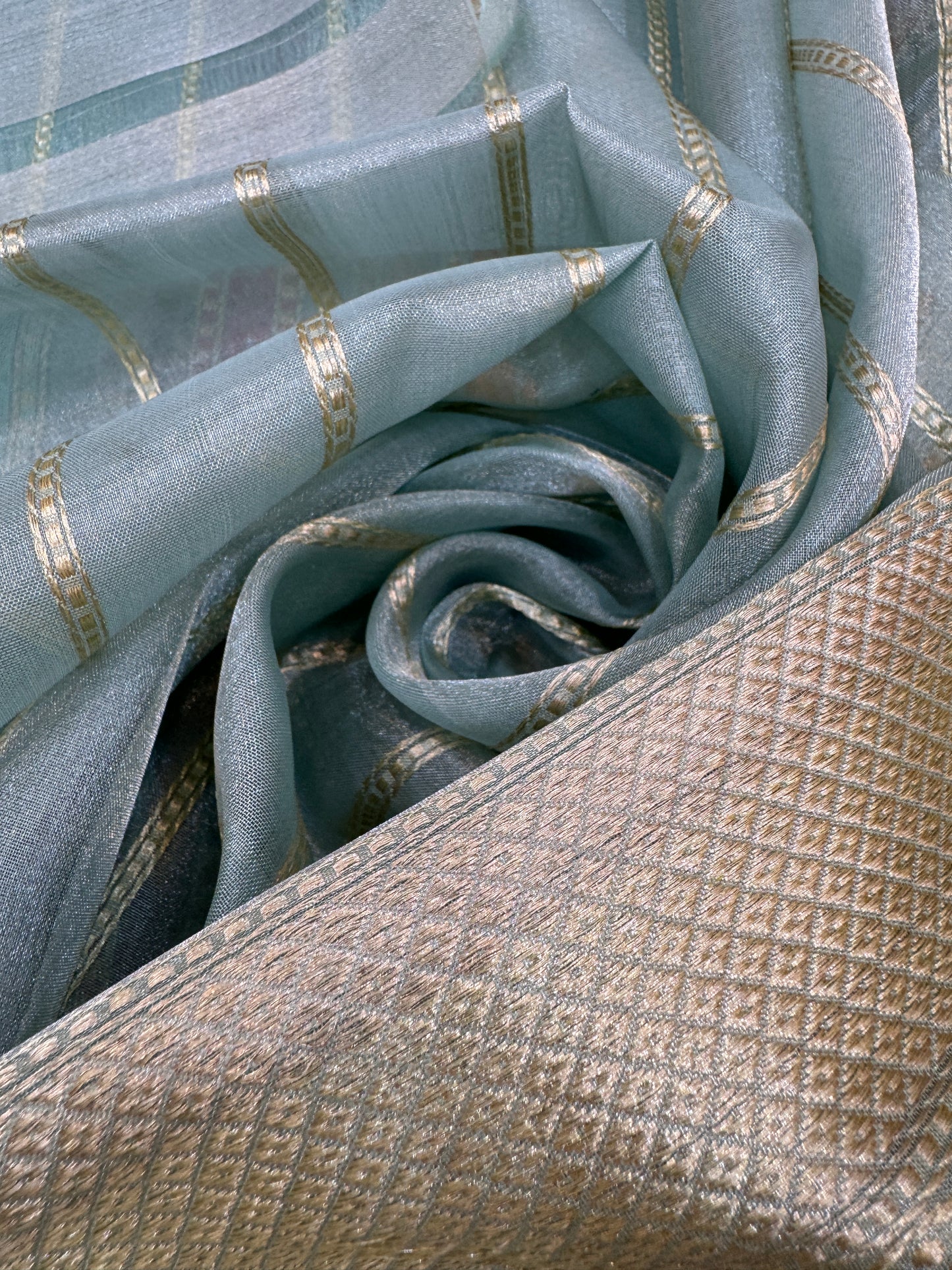 Pure Banarasi kora Tissue Silk Kadiyal Border Saree