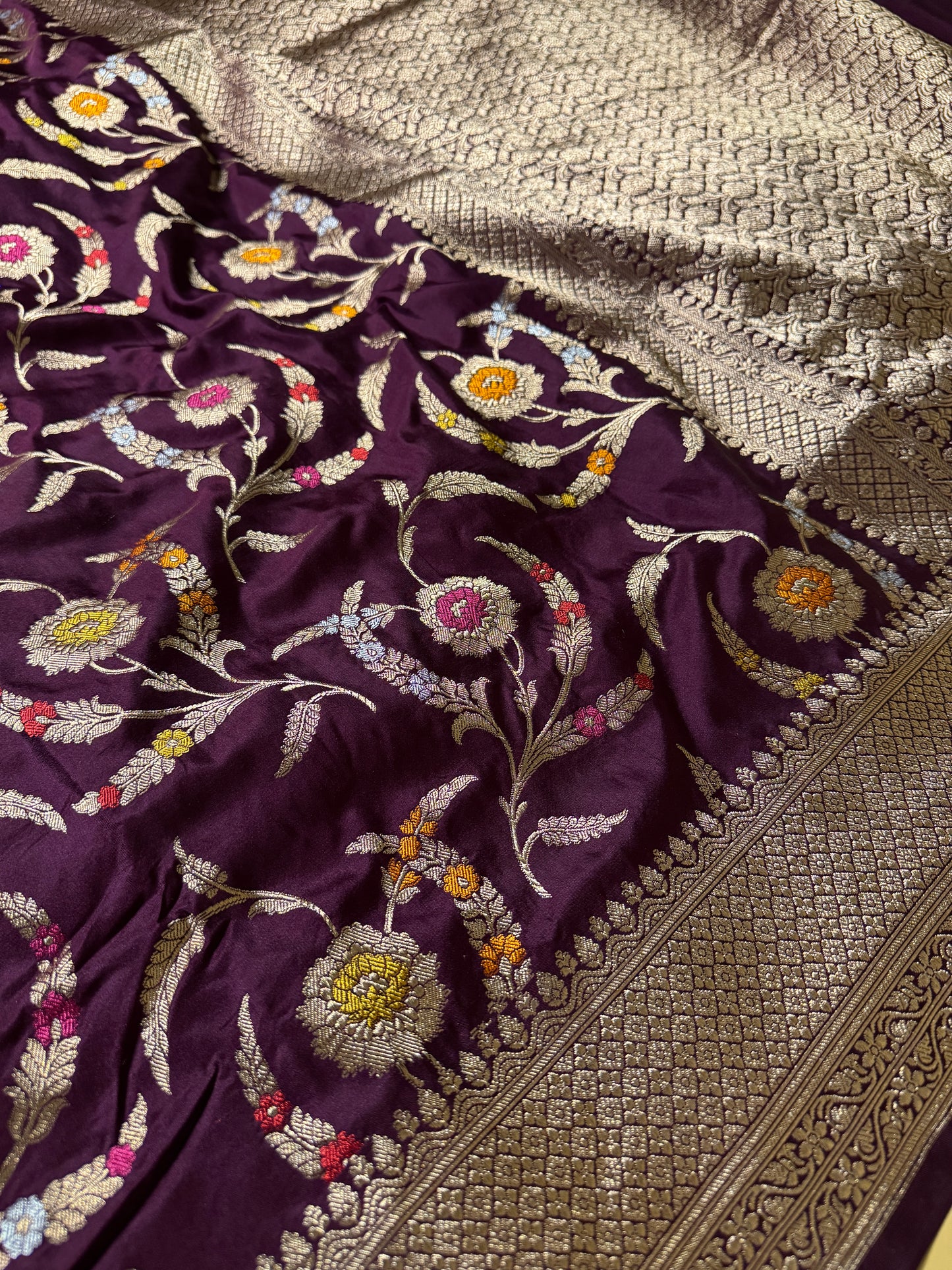 Pure Banarasi Katan Silk Mina Jaal Saree