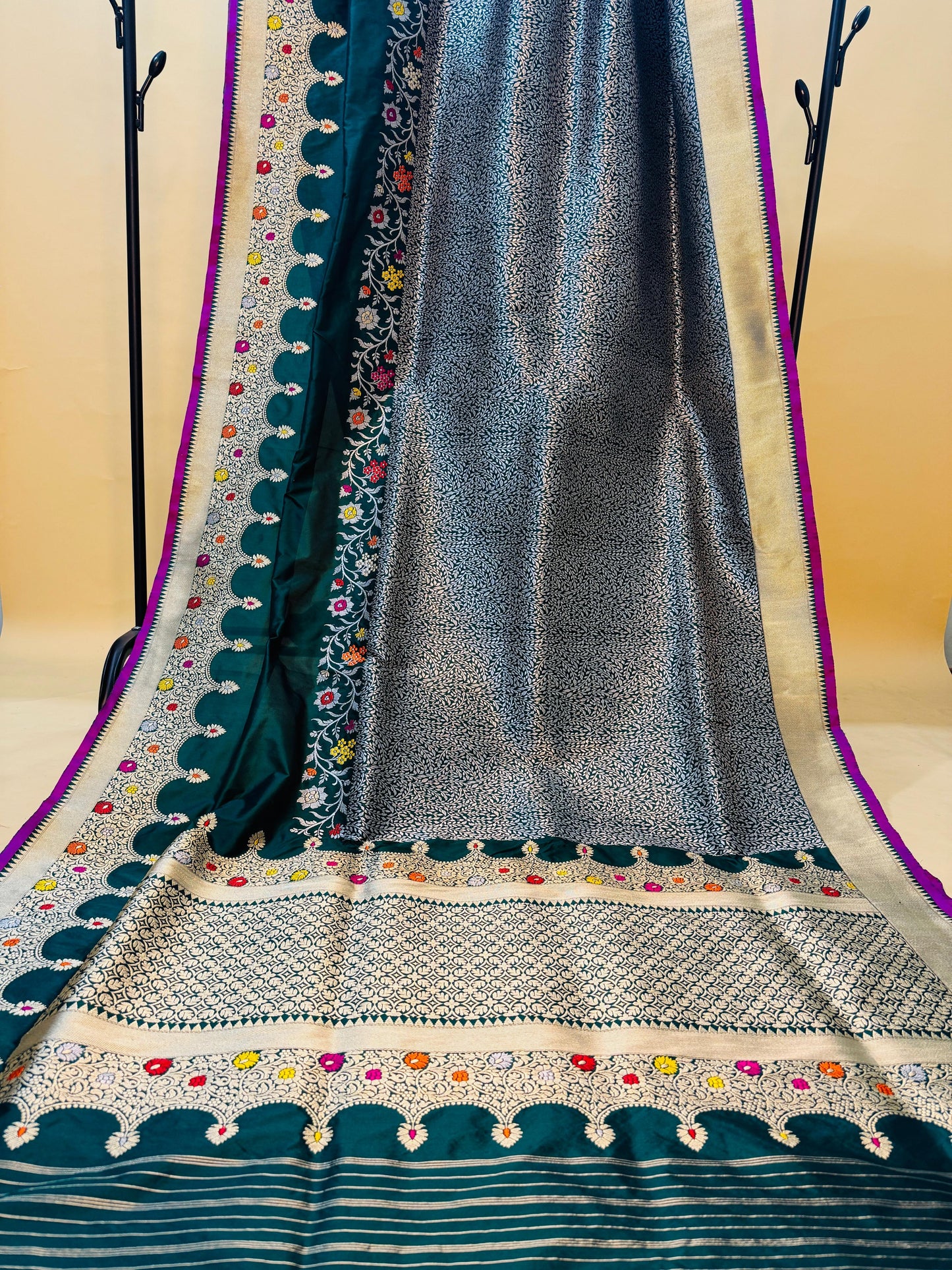 Pure Banarasi Katan Silk Designer Brocade With Scallop Border Saree