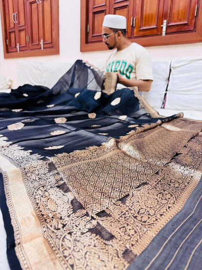 Pure Banarasi Organza Silk Kadhwa Buta Saree