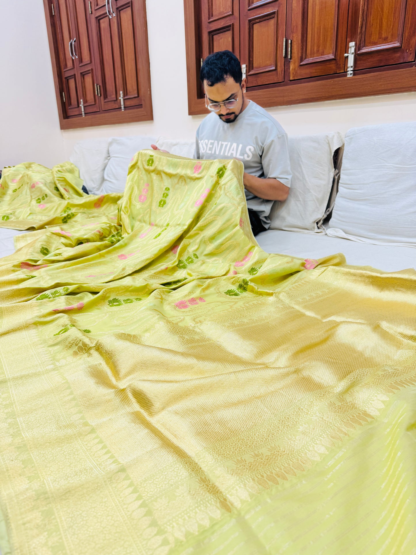 Pure Banarasi Katan Silk Kadhwa Mina Jaal Saree