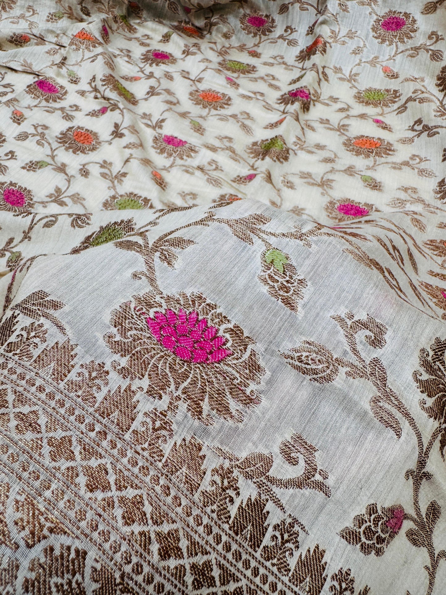Pure Banarasi Natural Munga Silk Mina Jaal Saree