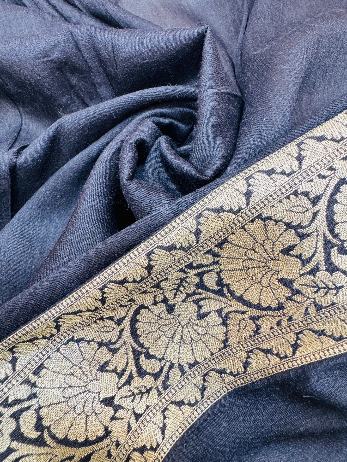 Pure Banarasi Munga Silk Jaal Saree