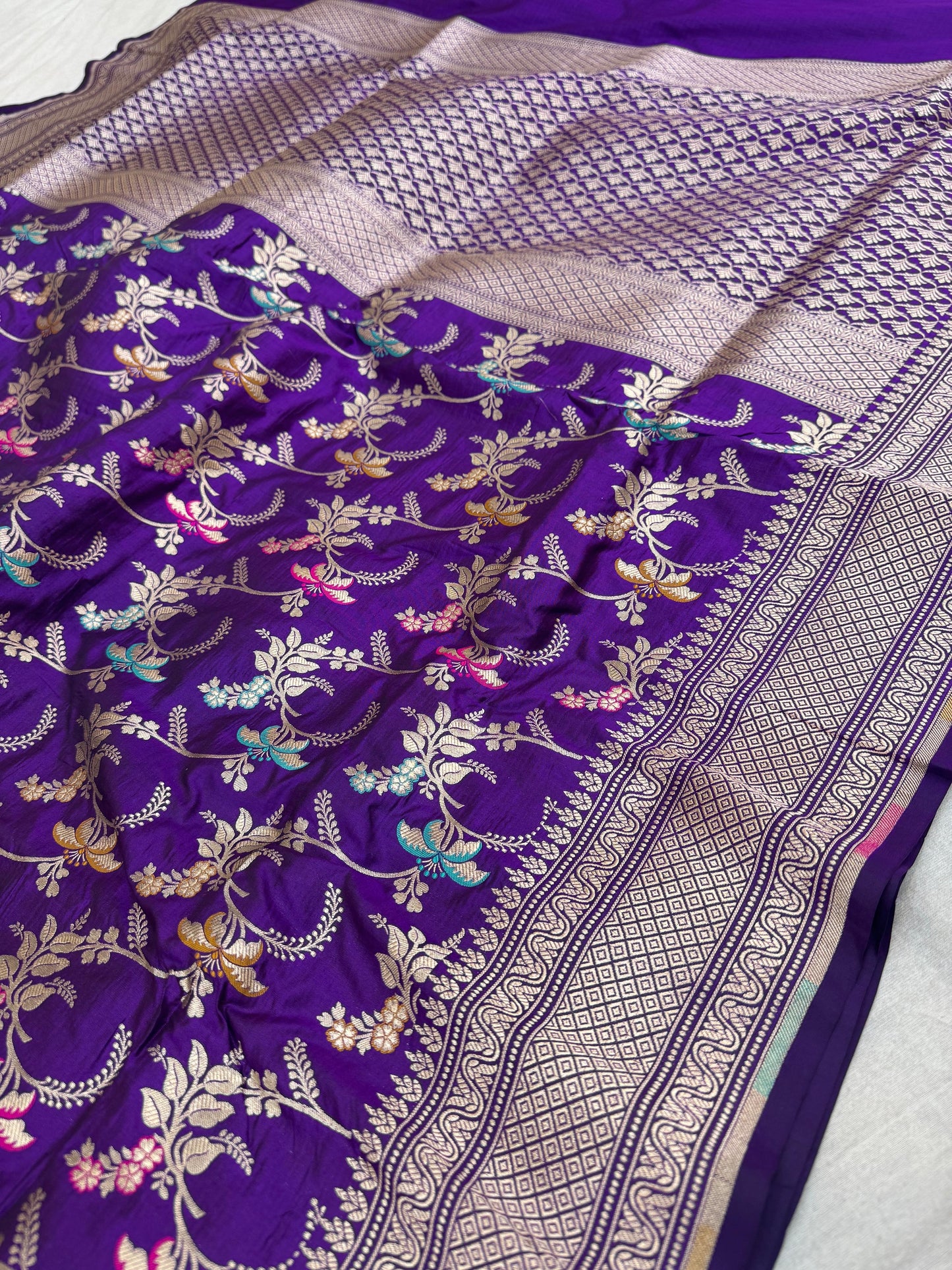 Pure Banarasi Katan Silk Mina Jaal Saree