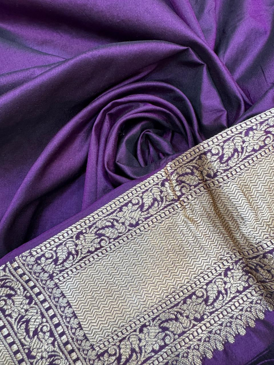 Pure Banarasi Katan Silk Mina Jaal Saree