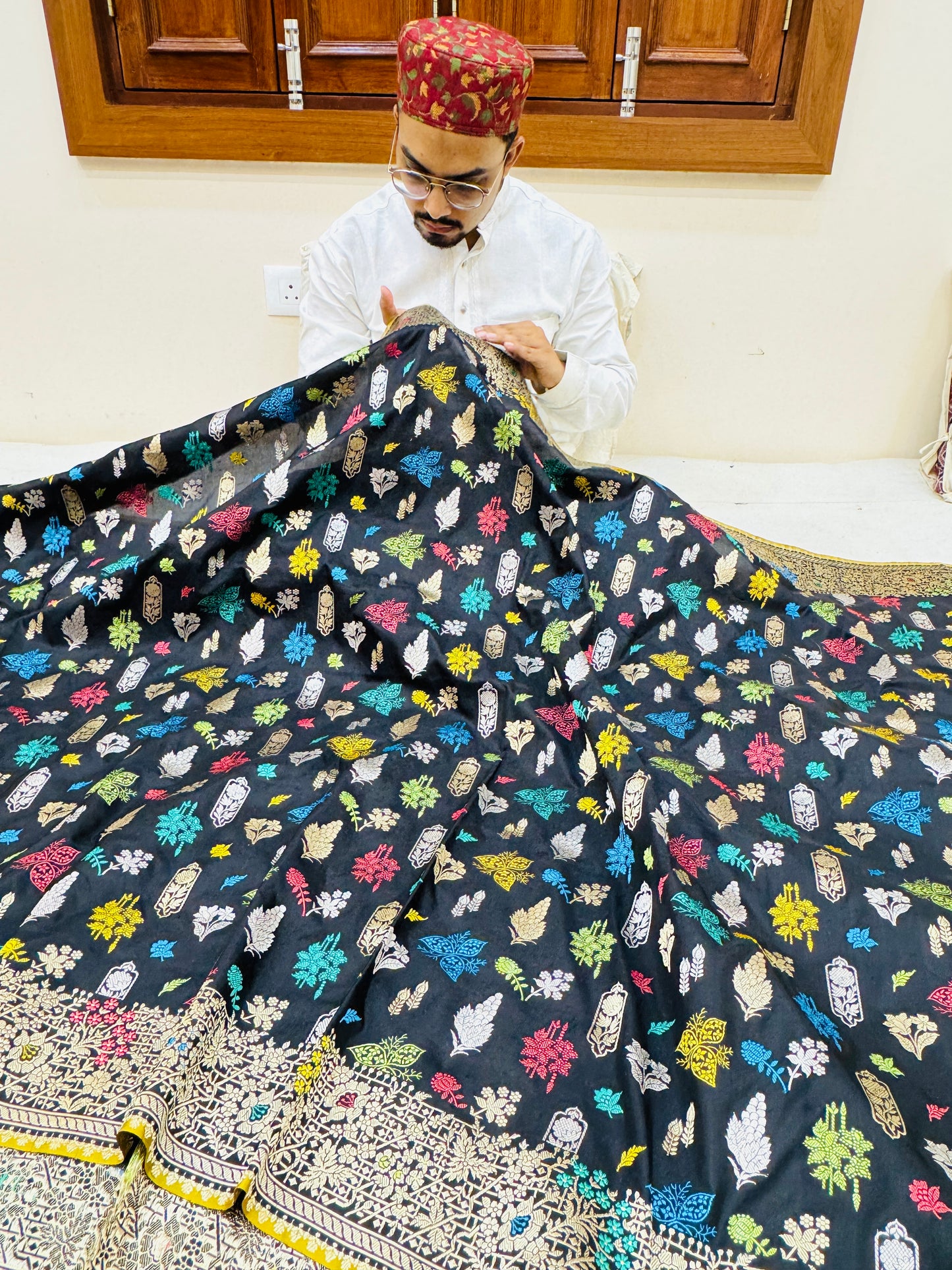 Pure Banarasi Katan Silk Buti Jaal Saree