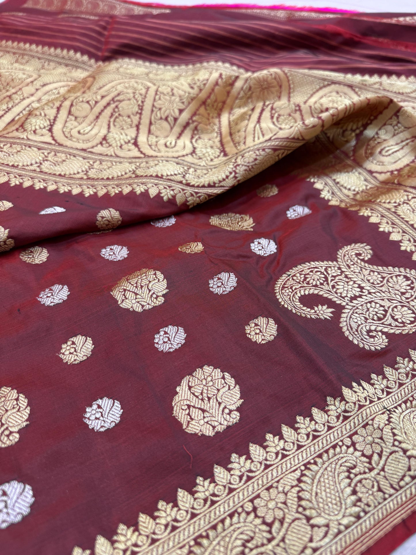 Pure Banarasi Katan Silk kadhwa Buta Saree