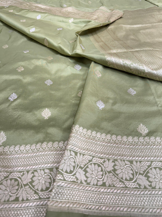 Pure Banarasi Katan Silk kadhwa Buta Saree