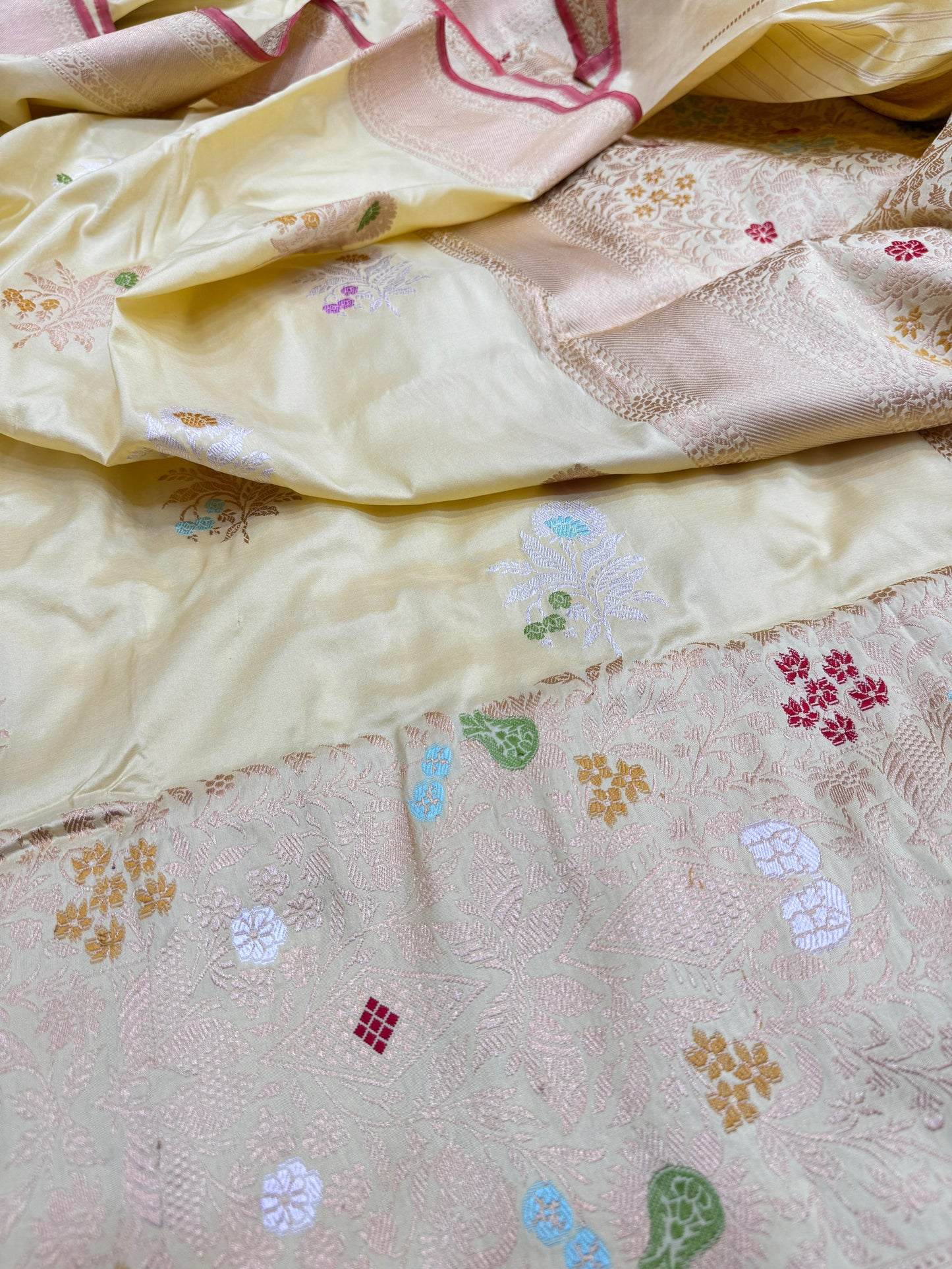 Pure Banarasi Katan Silk kadhwa Buta Saree