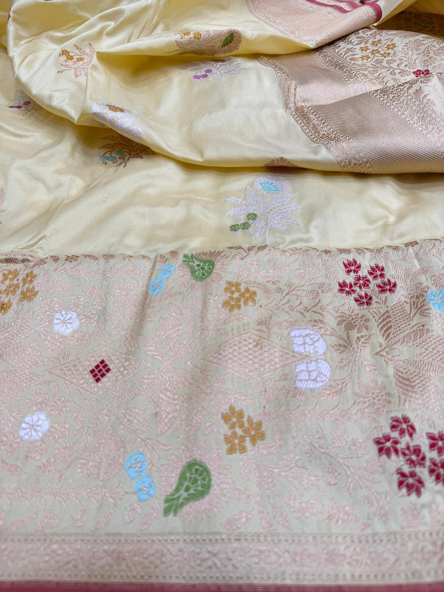 Pure Banarasi Katan Silk kadhwa Buta Saree